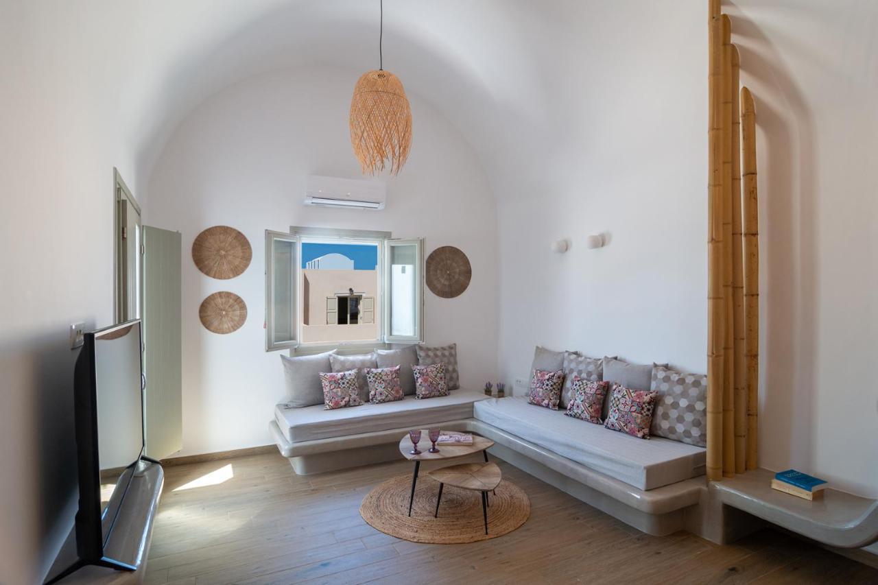 Dolce Suites Kamári エクステリア 写真