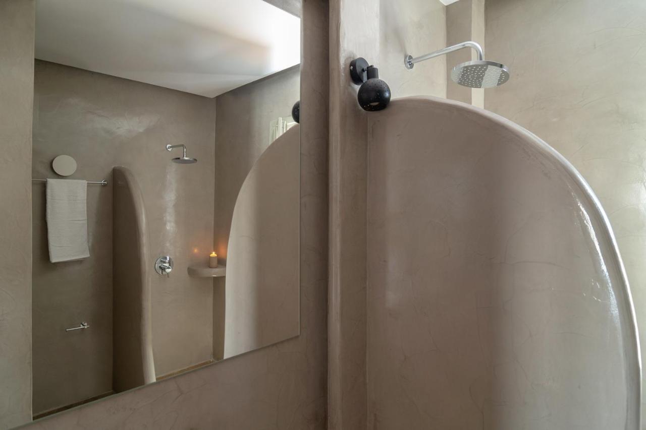 Dolce Suites Kamári エクステリア 写真