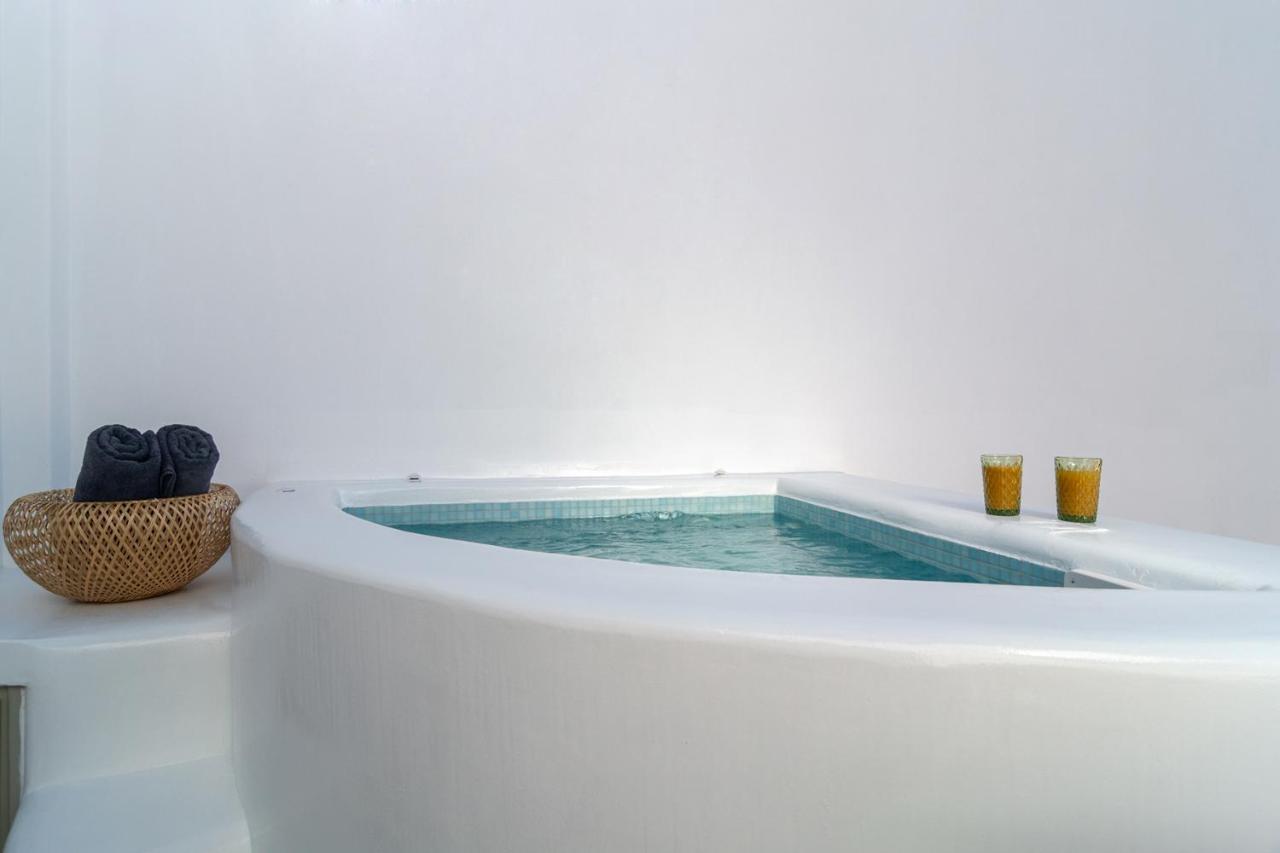Dolce Suites Kamári エクステリア 写真