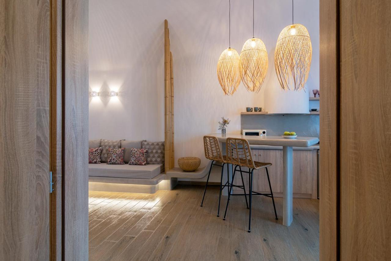 Dolce Suites Kamári エクステリア 写真
