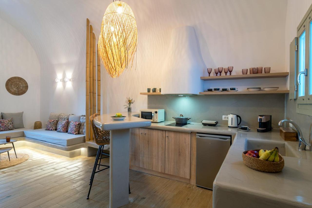 Dolce Suites Kamári エクステリア 写真