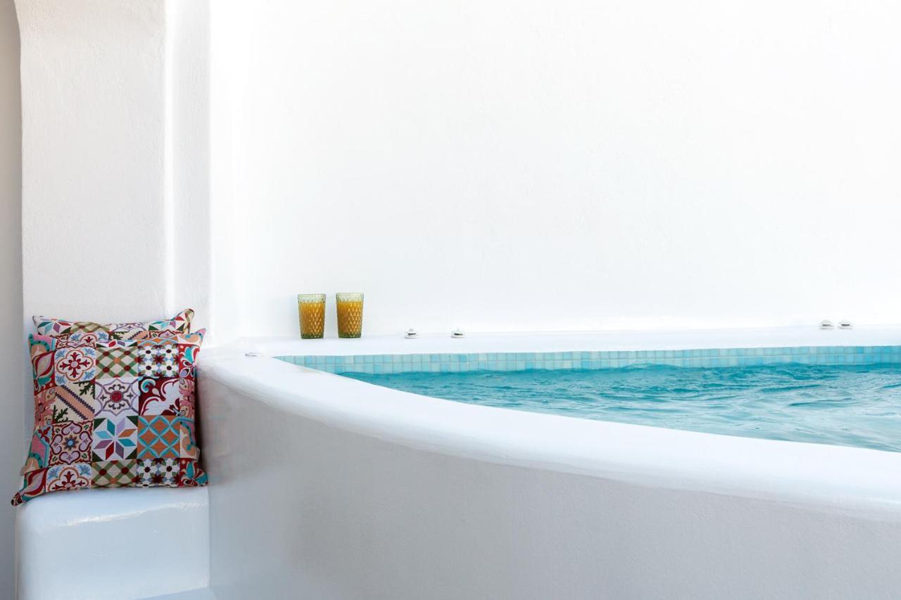 Dolce Suites Kamári エクステリア 写真