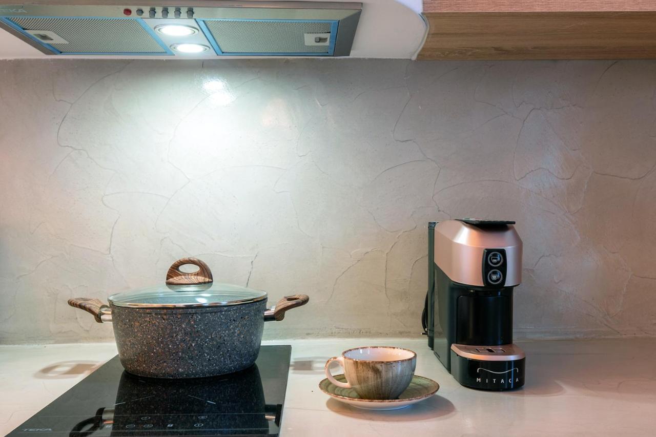 Dolce Suites Kamári エクステリア 写真