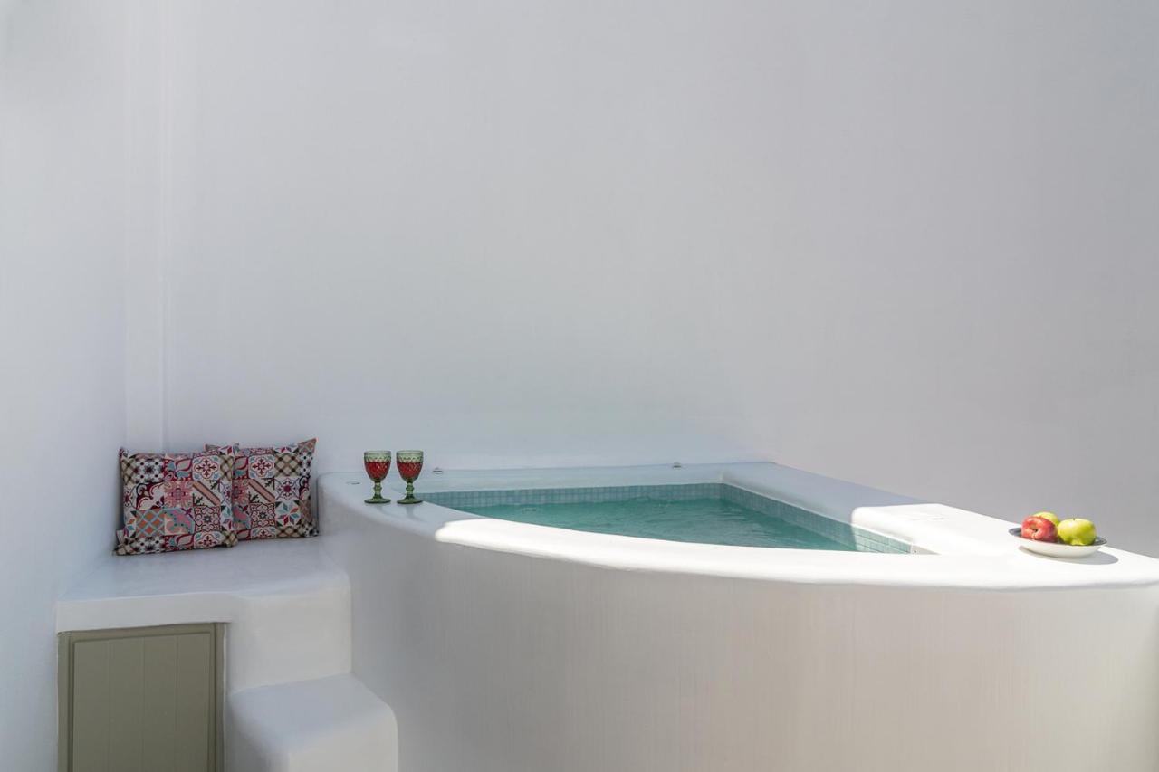 Dolce Suites Kamári エクステリア 写真