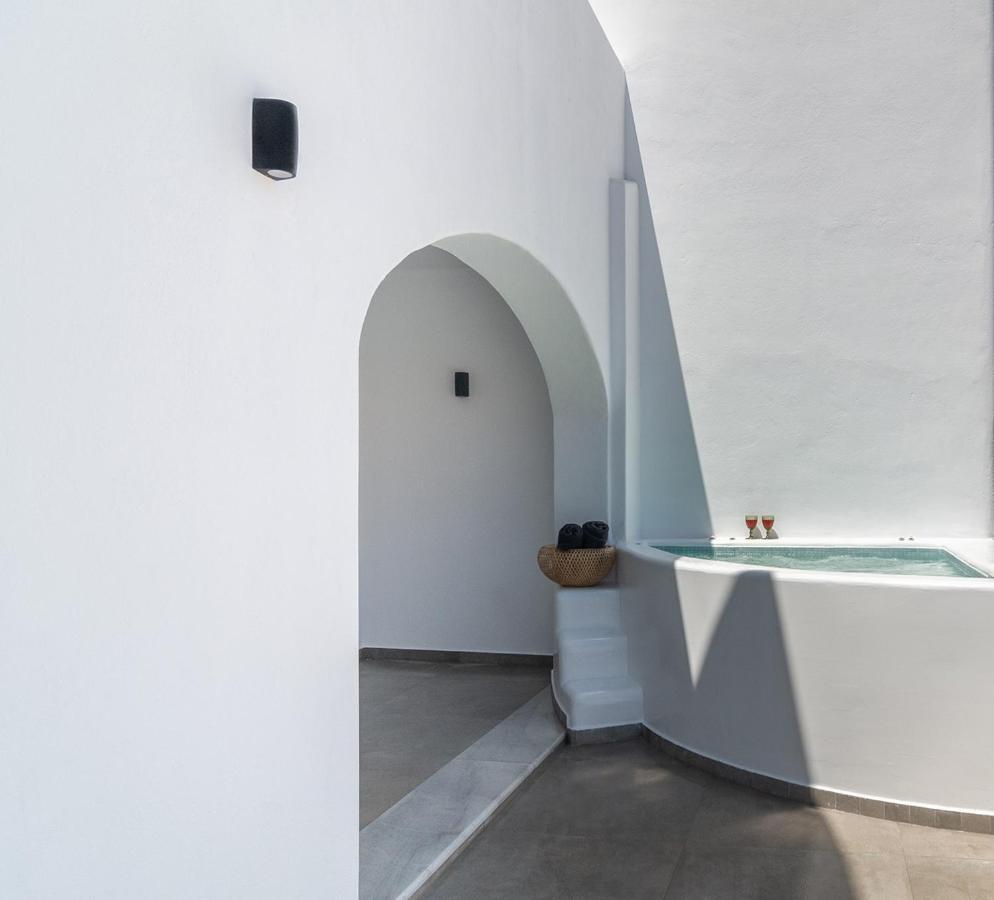 Dolce Suites Kamári エクステリア 写真