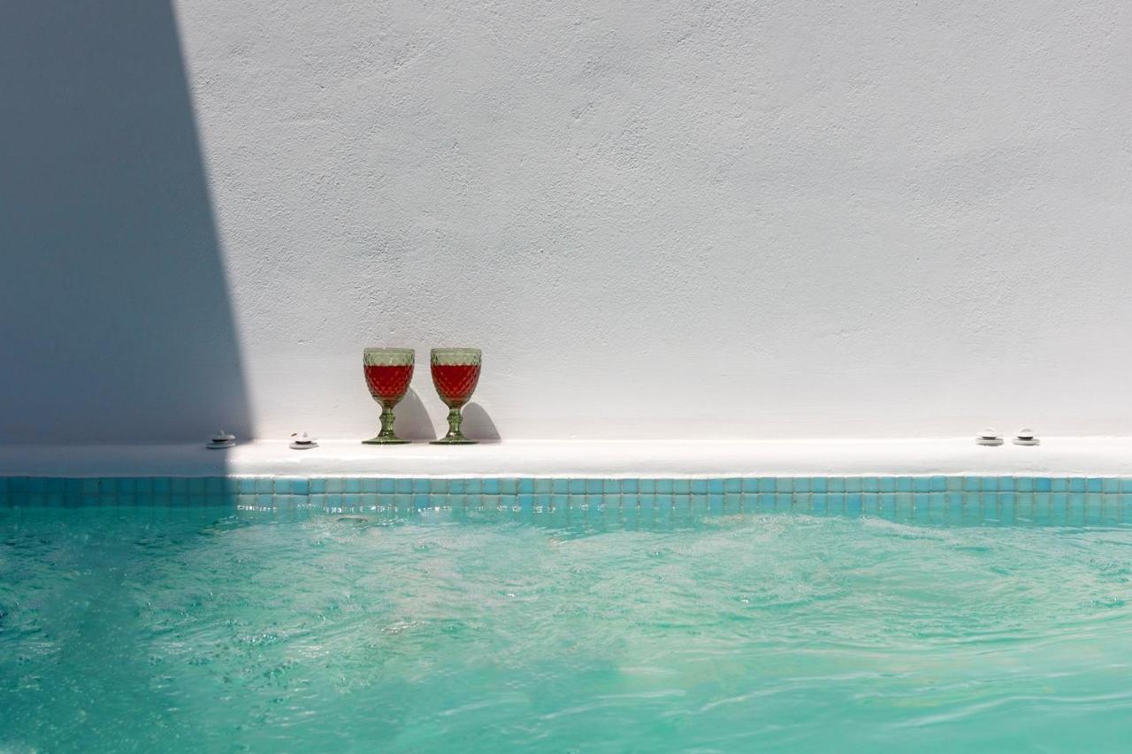 Dolce Suites Kamári エクステリア 写真